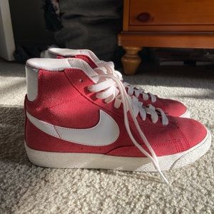 WOMENS NIKE BLAZERS